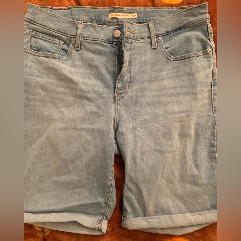 Levi Bermuda Jean Shorts